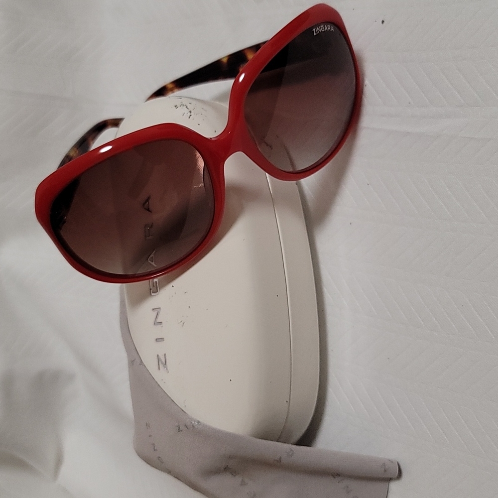 Zingara 💯 authentic polarized sunglasses red/animal print